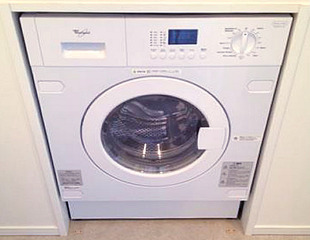 3. 新洗濯乾燥機が設置されました。点検・試運転にて完了です。