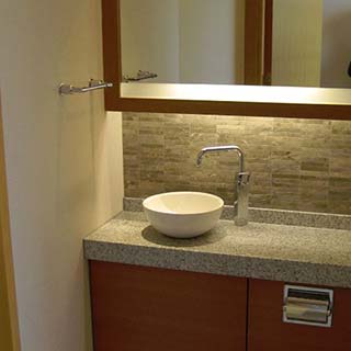 2011 プラウド元麻布 (トイレ手洗いカウンター) 東京都